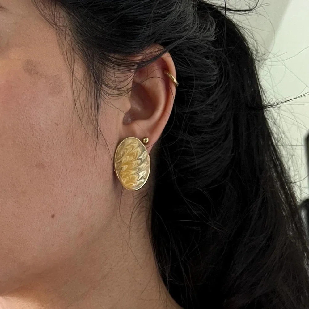 Vintage yellow‎ Enameled oval shape Goldtone post earrings